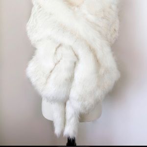 IVORY FUR SHAWL WITH TAIL